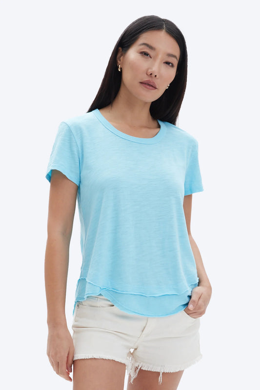 CHRLDR S/S Ava Mock Neck T-Shirt Vivid Cyan