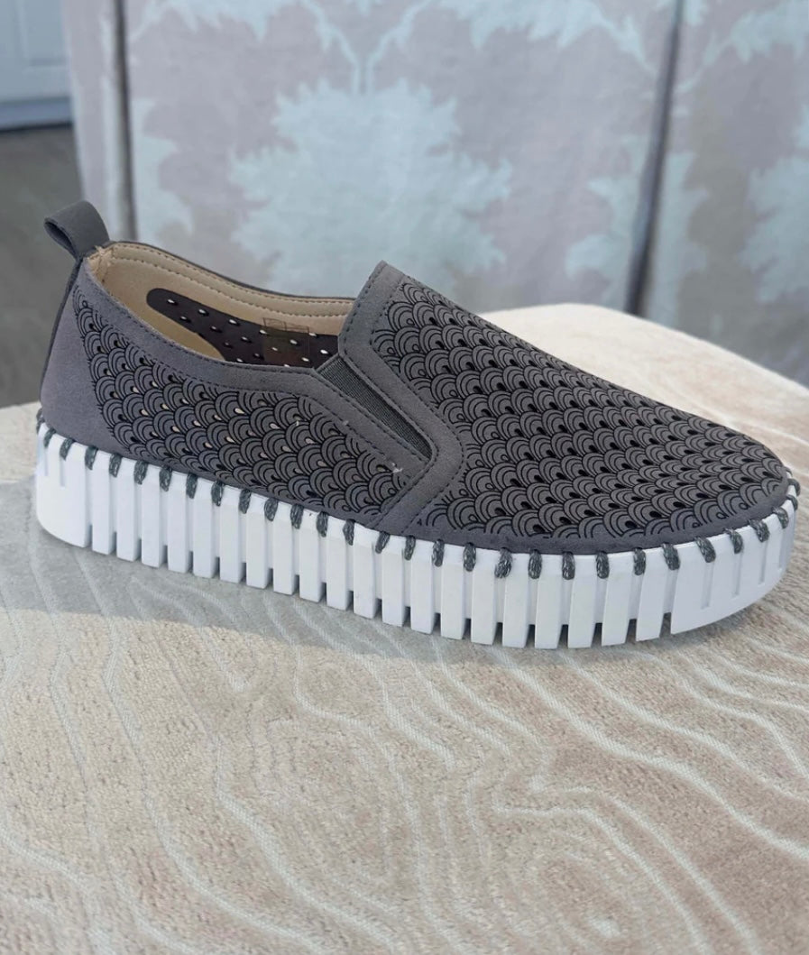Ilse Jacobsen Flat Tulip Shoe 140
