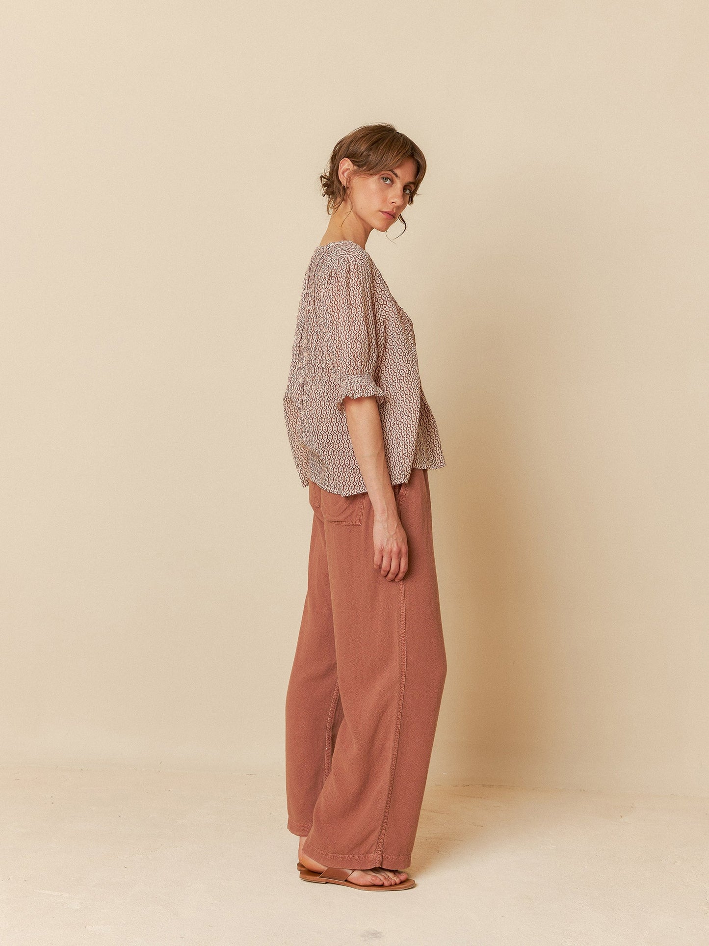 Indi & Cold Elastic Short Sleeve Shirt Marron