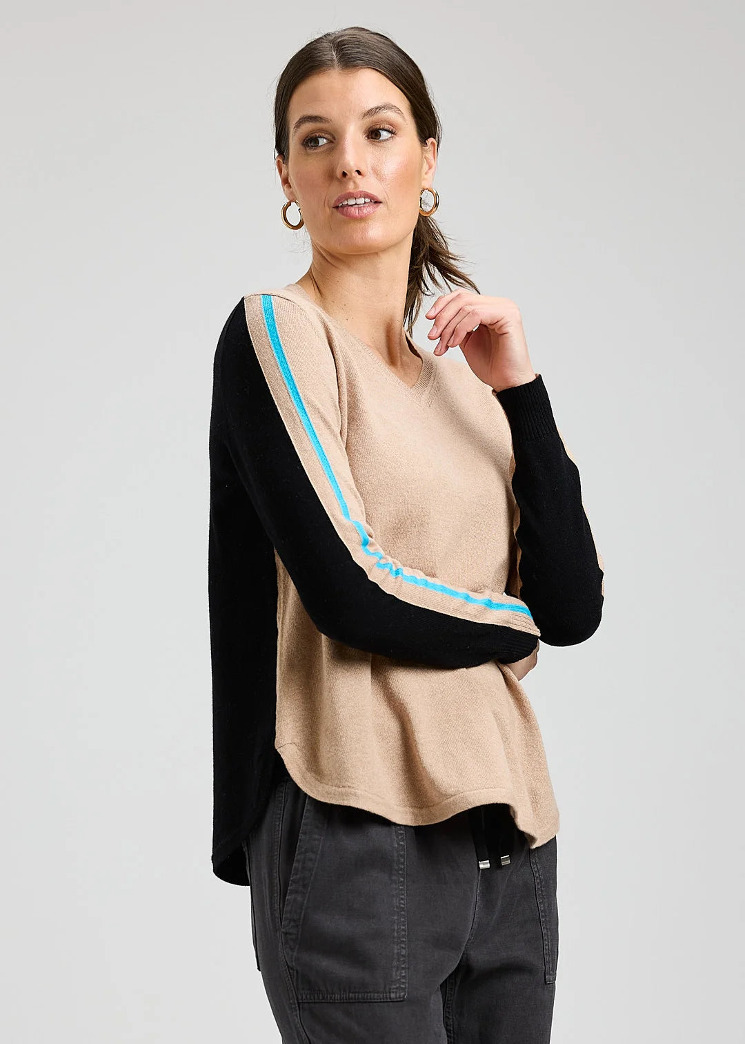 Zaket & Plover Rounded Bottom Vee Sweater - Almond