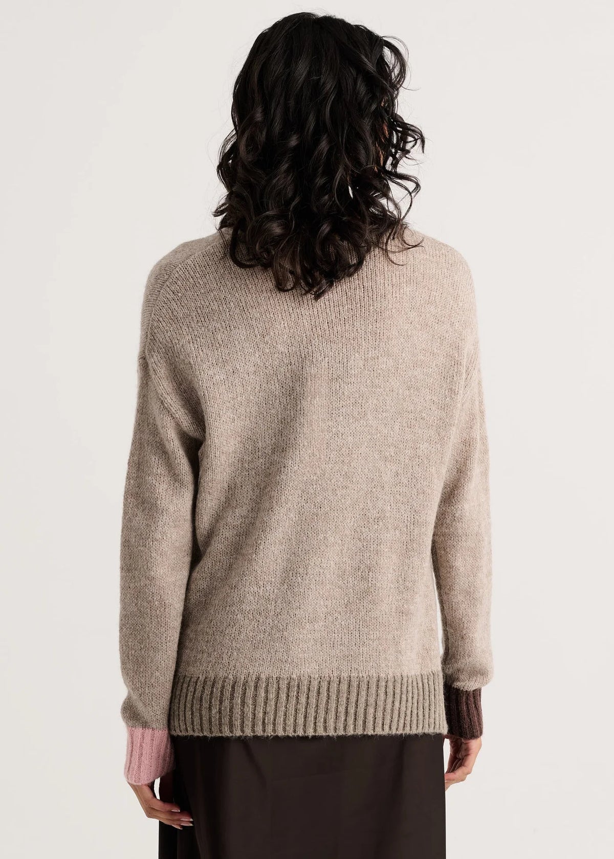 Zaket & Plover Casual Luxe V Neck Sweater