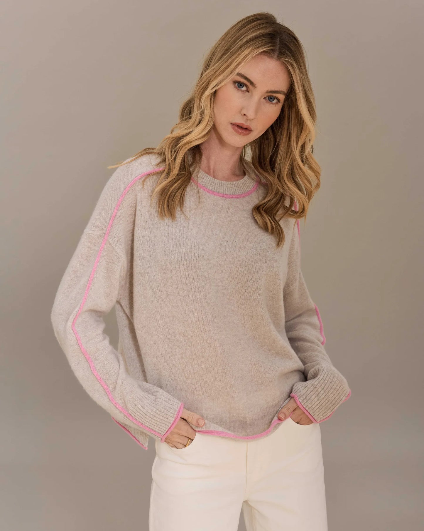 Alashan Cashmere Eliana Crew Tipping - Latte/Glam Pink