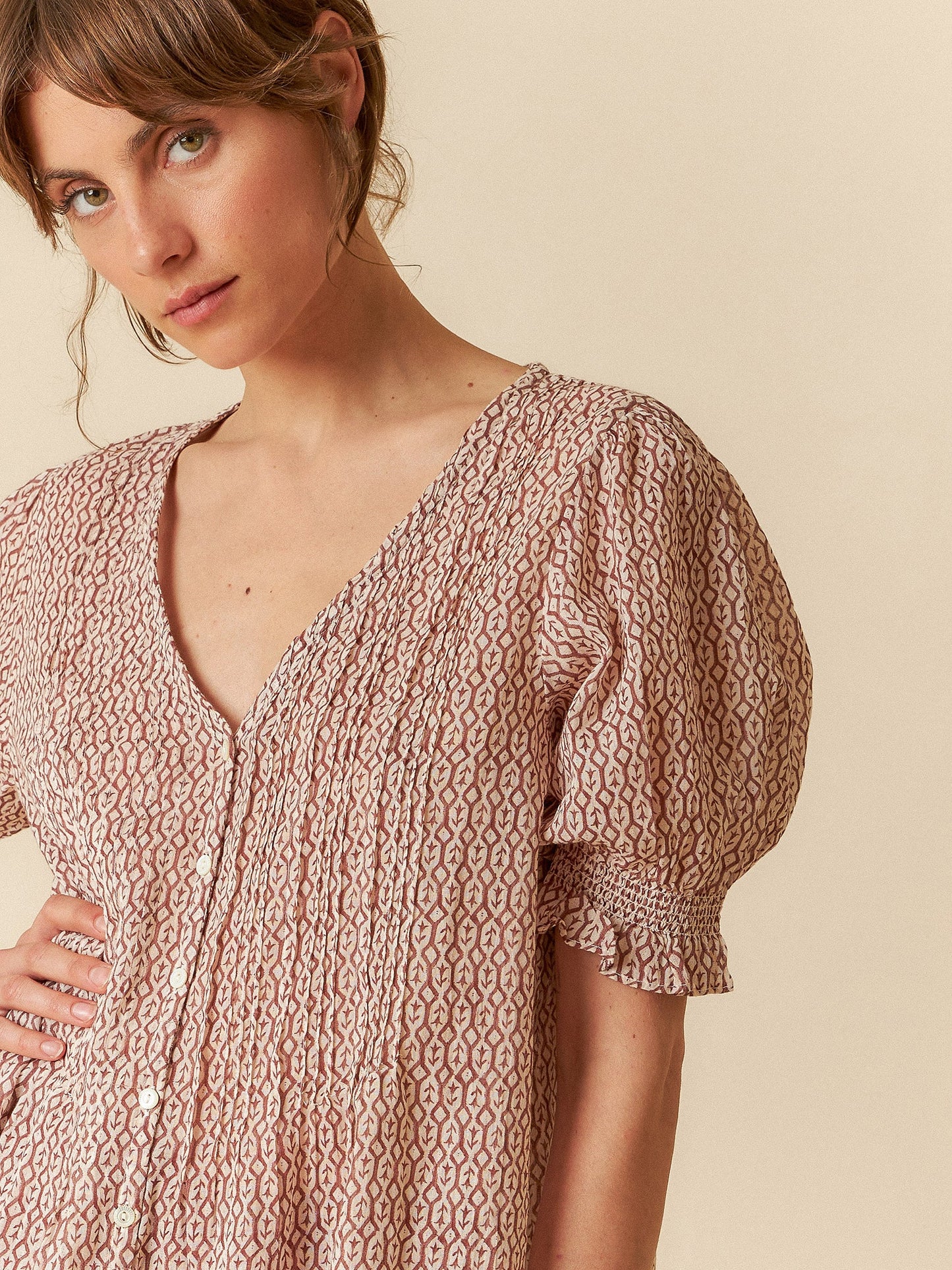 Indi & Cold Elastic Short Sleeve Shirt Marron
